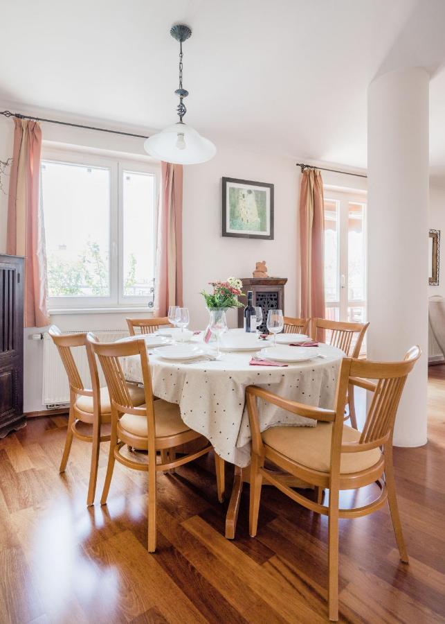Bright And Spacious Penthouse W/ Terrace & Parking Budapest Exterior photo